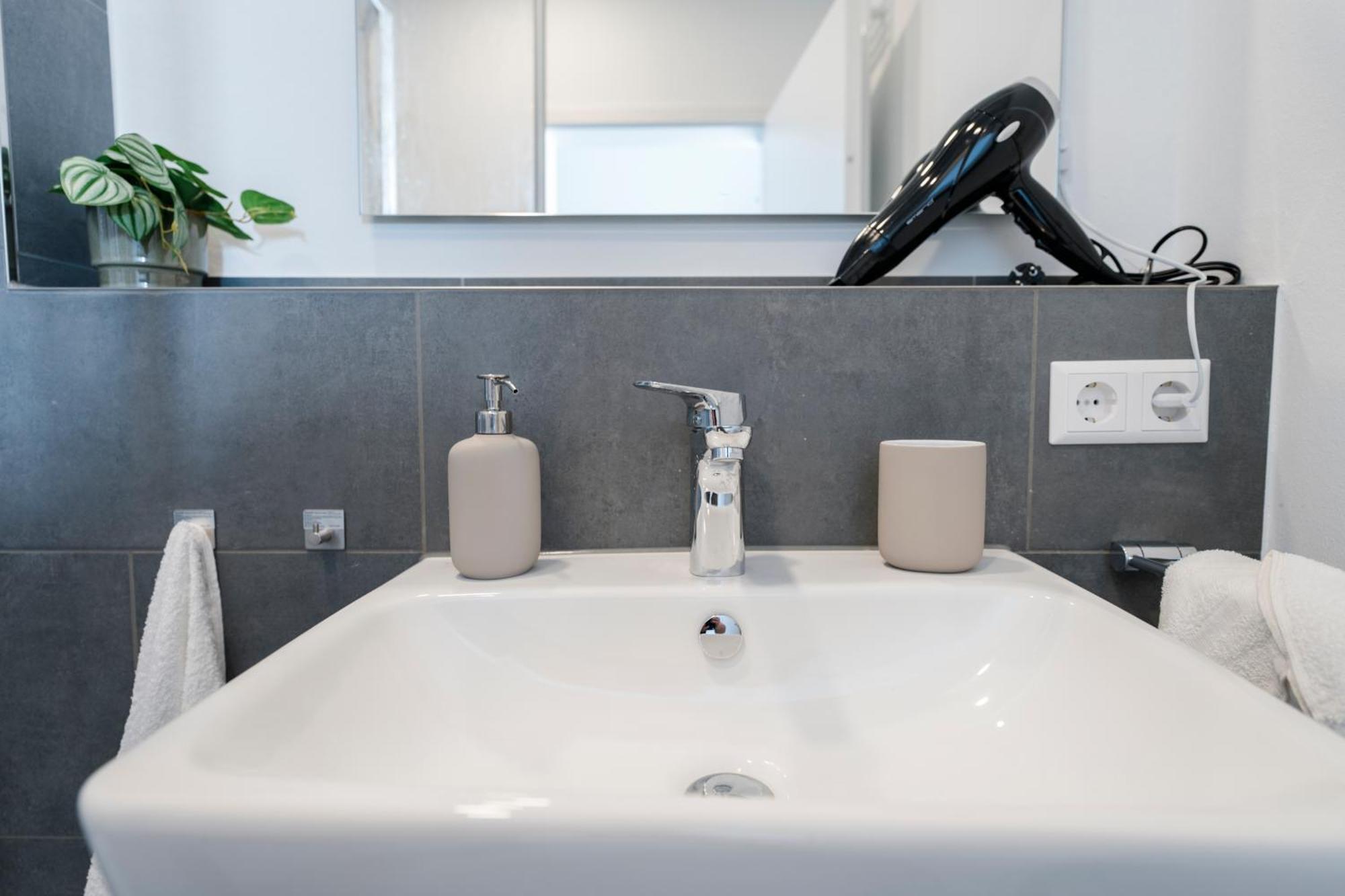 Kocasa-Apartments 02, Design, City-Center Boeblingen, Stellplatz, Balkon, Waipu-Tv מראה חיצוני תמונה